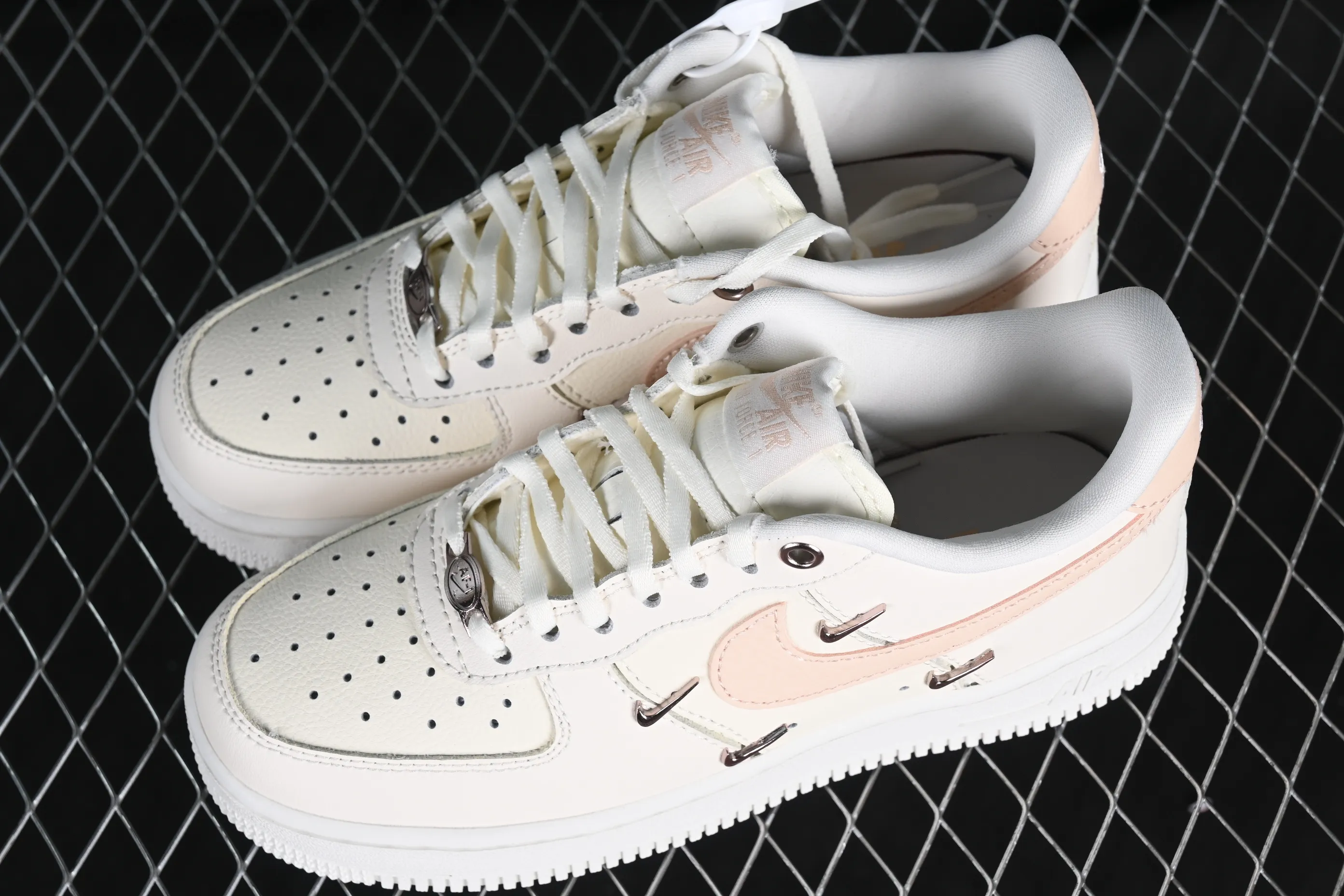 All Categories Nk Air Force 1 Air Force Series Nk Air Force 1 Low Air Force Low Nk Air Force 1'07 Low Joint Rose Gold Hook Air Force One Low Casual Sneakers FV8110-181